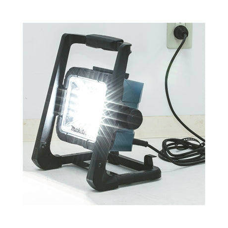 Arbeidslampe LXT ® DML805 (Uten batteri)