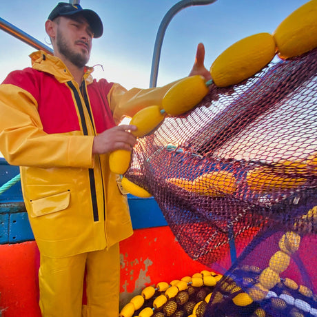 Pustende og vanntett med en vannsøyle på 25.000 mm.
